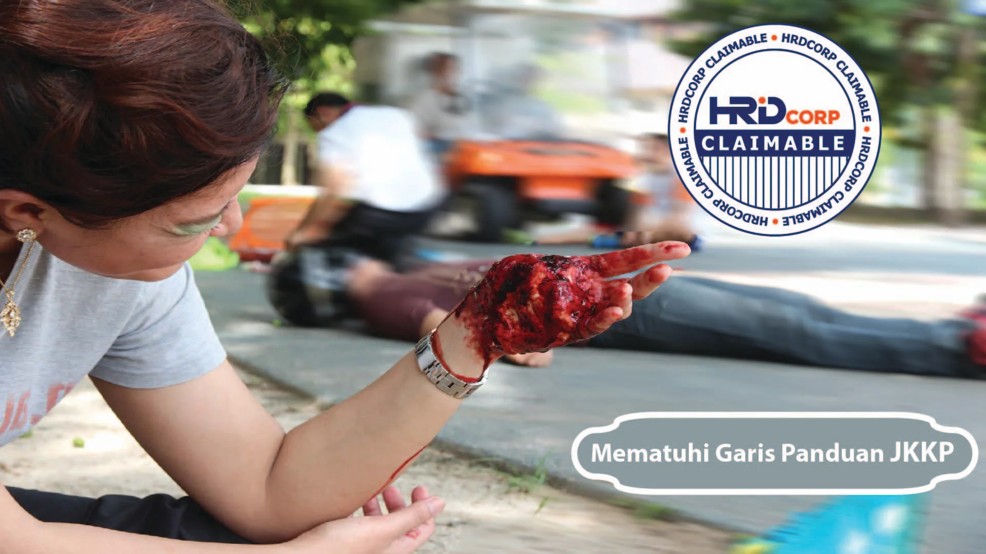 Jurulatih pertolongan cemas menunjukkan tindak balas